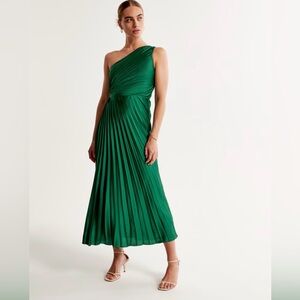 NWT Abercrombie & Fitch pleated one shoulder dress.  XS (tall)